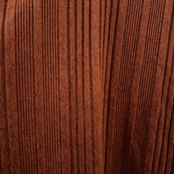 Suéter Ligero de Manga Larga (Lightweight Ribbed Long Sleeve Sweater) - Picture 3 of 7